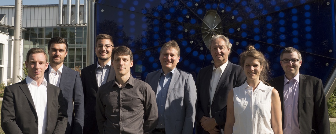 Ehemaliges Team des QuoRO-Forschungsprojektes: v.l.n.r.: Tim Eller, Michael Renz, Matthias Welzl, Stephan Höhlein, Professor Miosga, Professor Brüggemann, Julia Schrader, Sebastian Norck